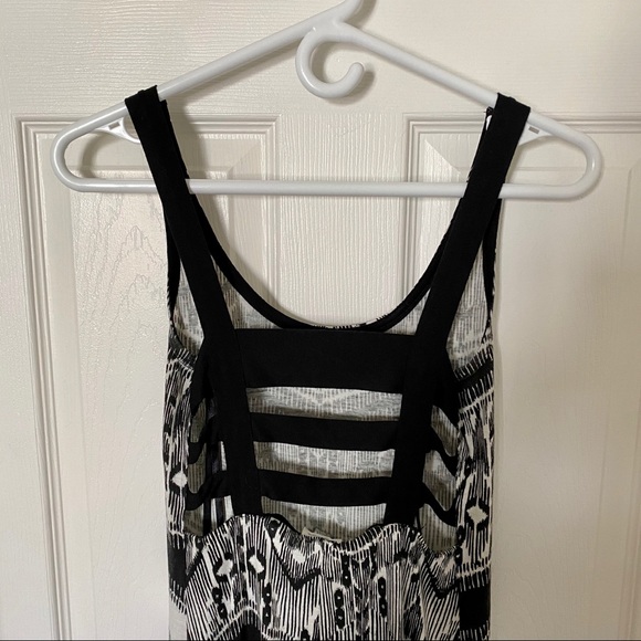 Dynamite Maxi Dress(Free Gift Included)🎁 - Picture 4 of 8